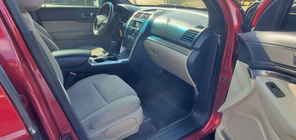 2015 Ford Explorer Image 8