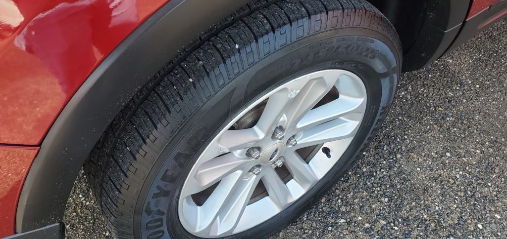 2015 Ford Explorer Image 9