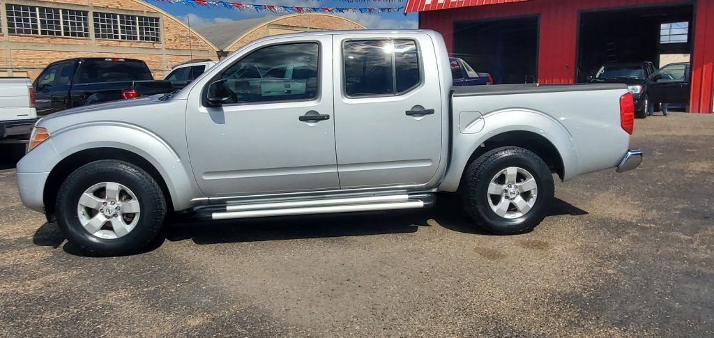 2012 Nissan Frontier Image 1