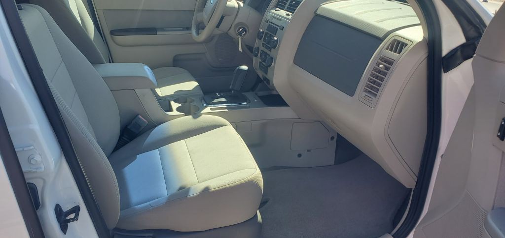 2011 Ford Escape Image 6
