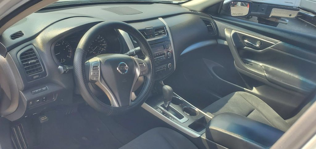2015 Nissan Altima Image 1