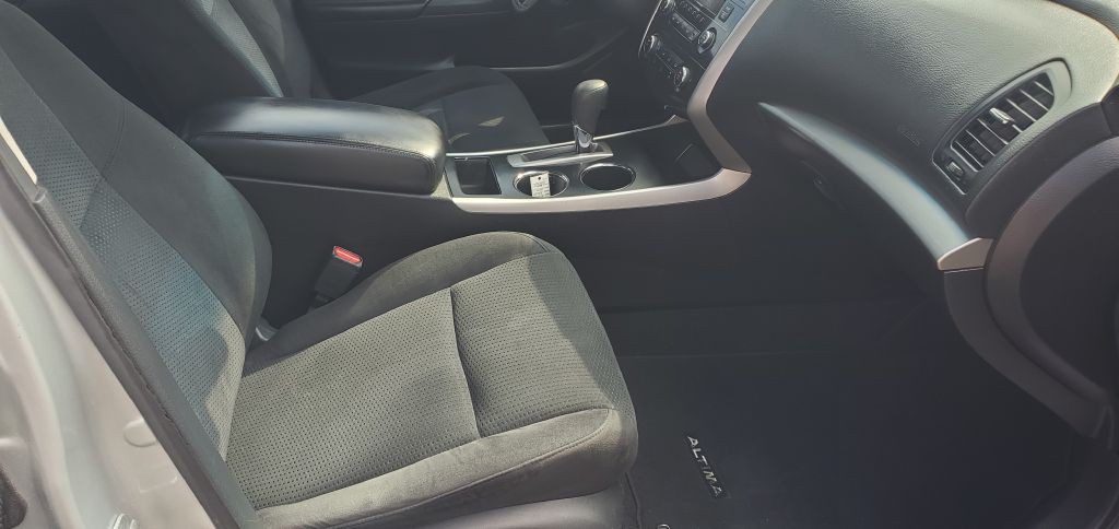 2015 Nissan Altima Image 7
