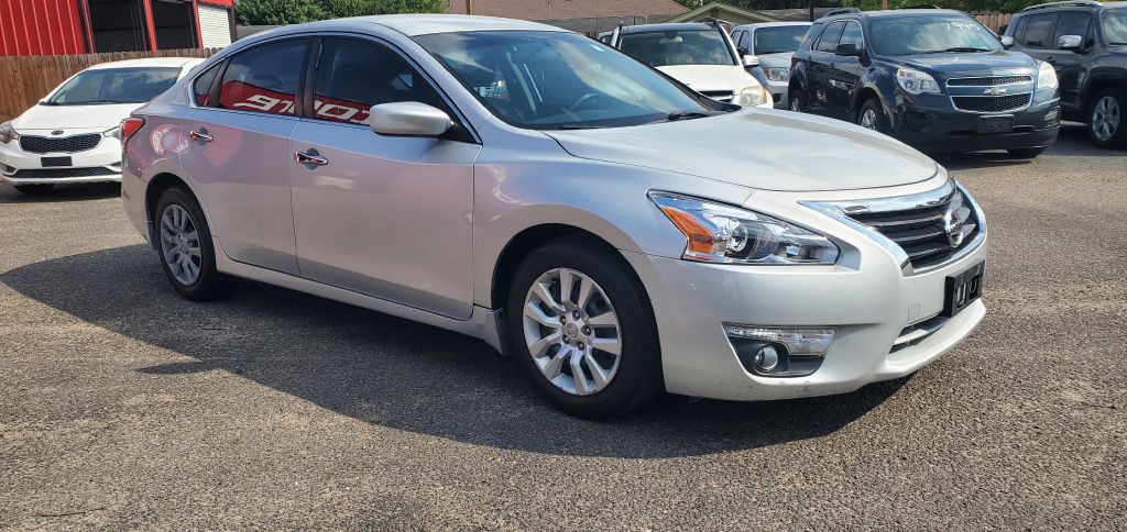 2015 Nissan Altima Image 9