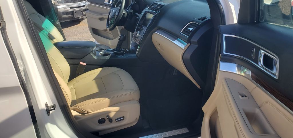 2016 Ford Explorer Image 3