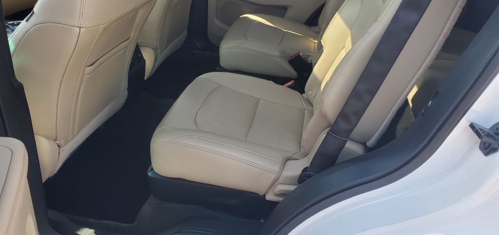 2016 Ford Explorer Image 8
