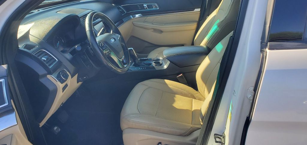 2016 Ford Explorer Image 9