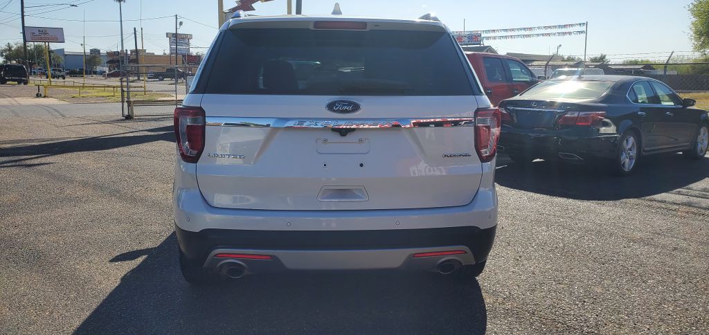 2016 Ford Explorer Image 16