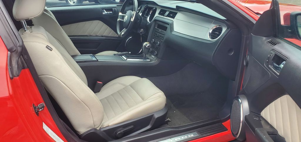 2012 Ford Mustang Image 7