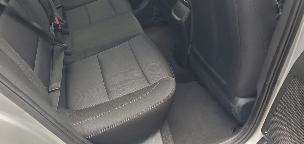 2018 Hyundai Elantra Image 8