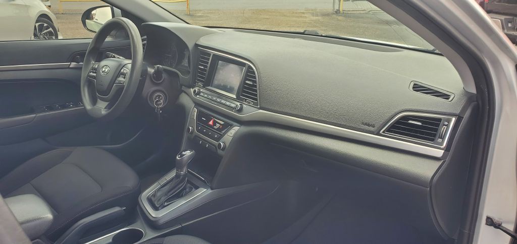 2018 Hyundai Elantra Image 9
