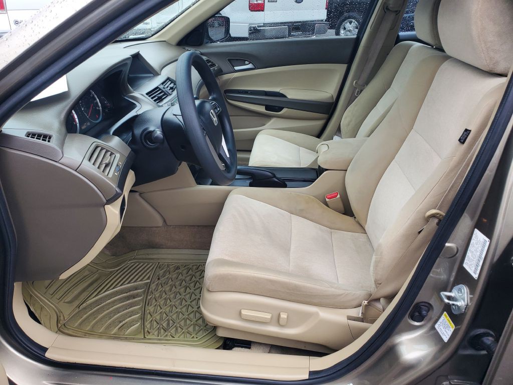 2010 Honda Accord Image 3