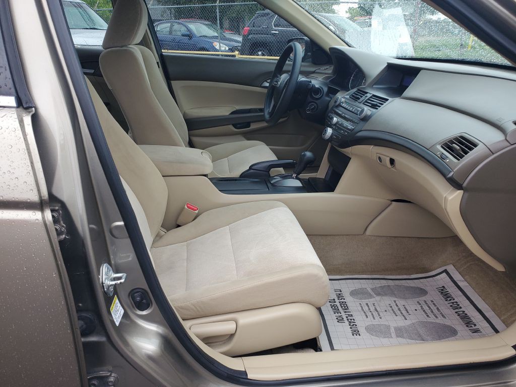 2010 Honda Accord Image 7