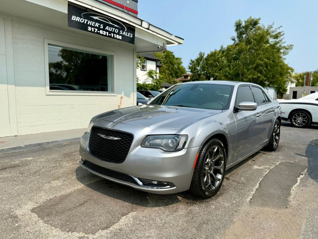 2016 Chrysler 300 Image 2