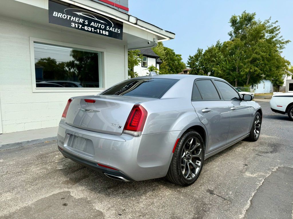2016 Chrysler 300 Image 10