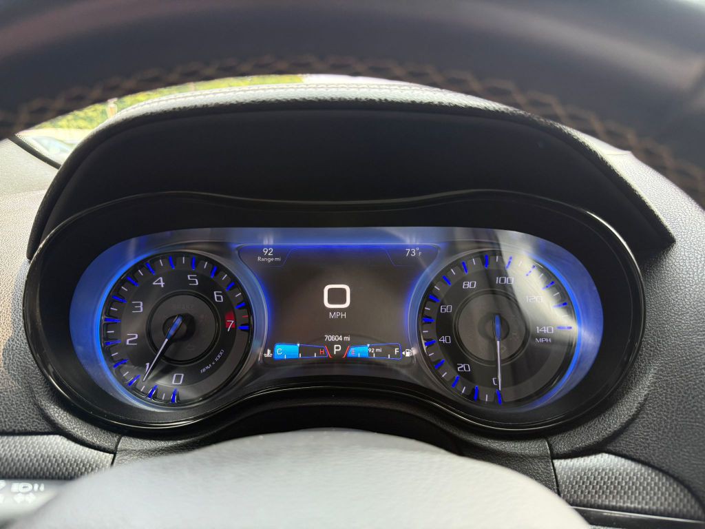 2016 Chrysler 300 Image 20
