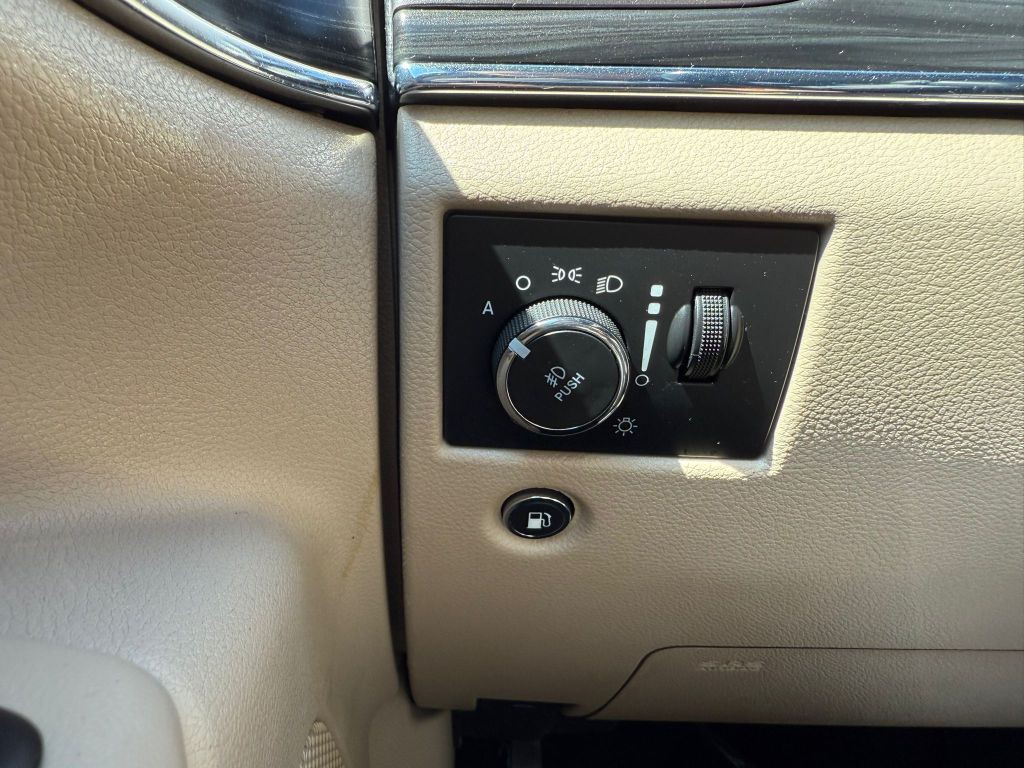 2019 Jeep Grand Cherokee Image 40