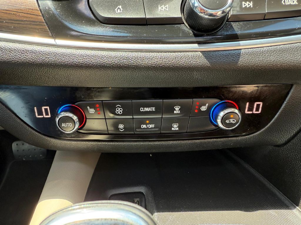 2019 Buick Enclave Image 28