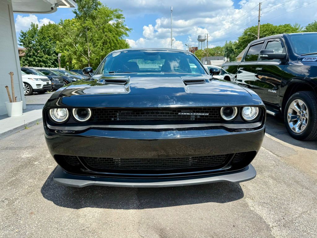 2018 Dodge Challenger Image 2