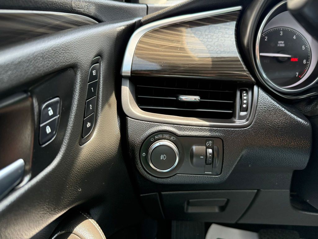 2019 Buick Envision Image 30