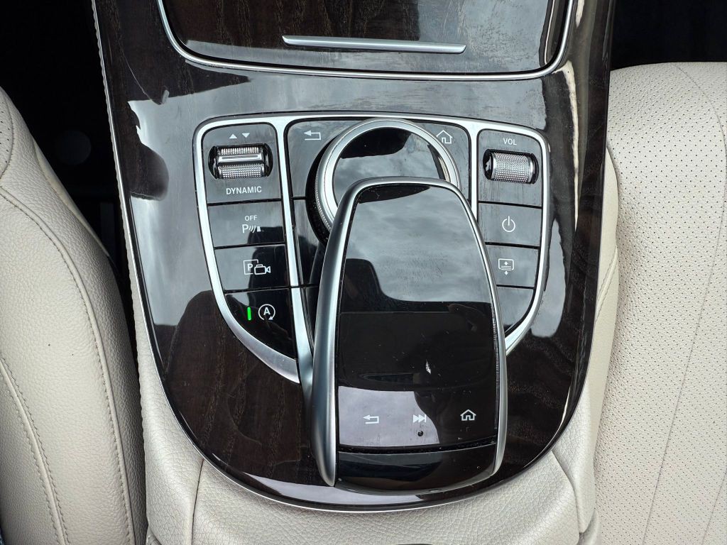 2019 Mercedes-Benz E-Class Image 32