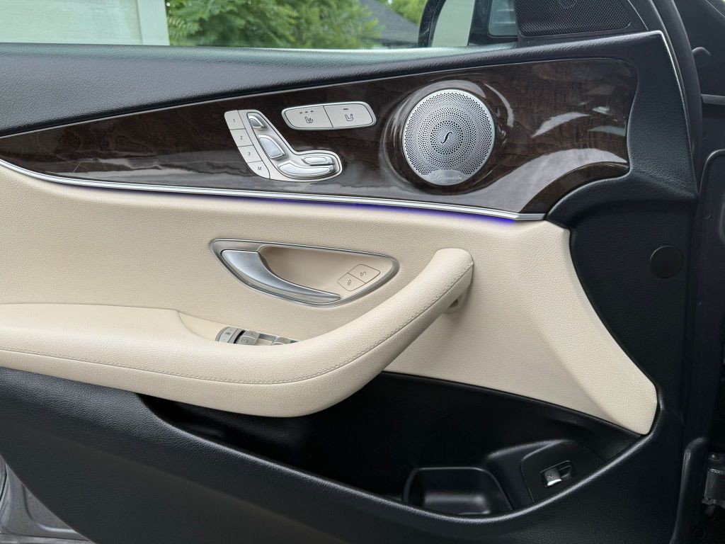 2019 Mercedes-Benz E-Class Image 35
