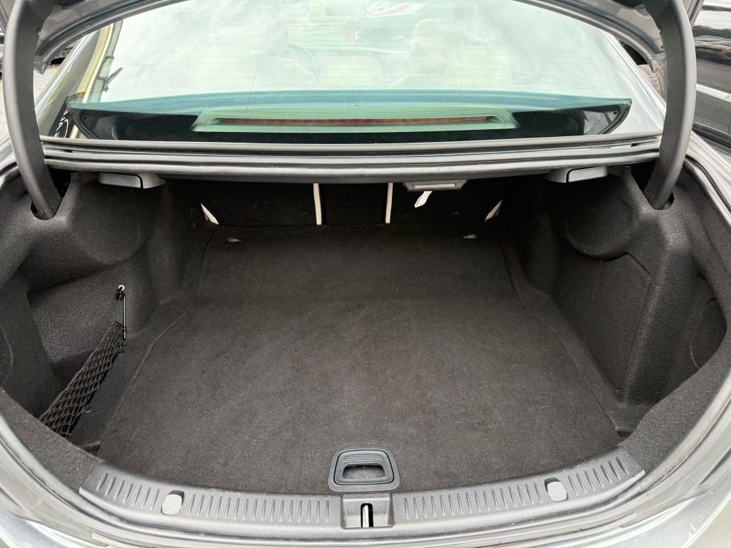 2019 Mercedes-Benz E-Class Image 39