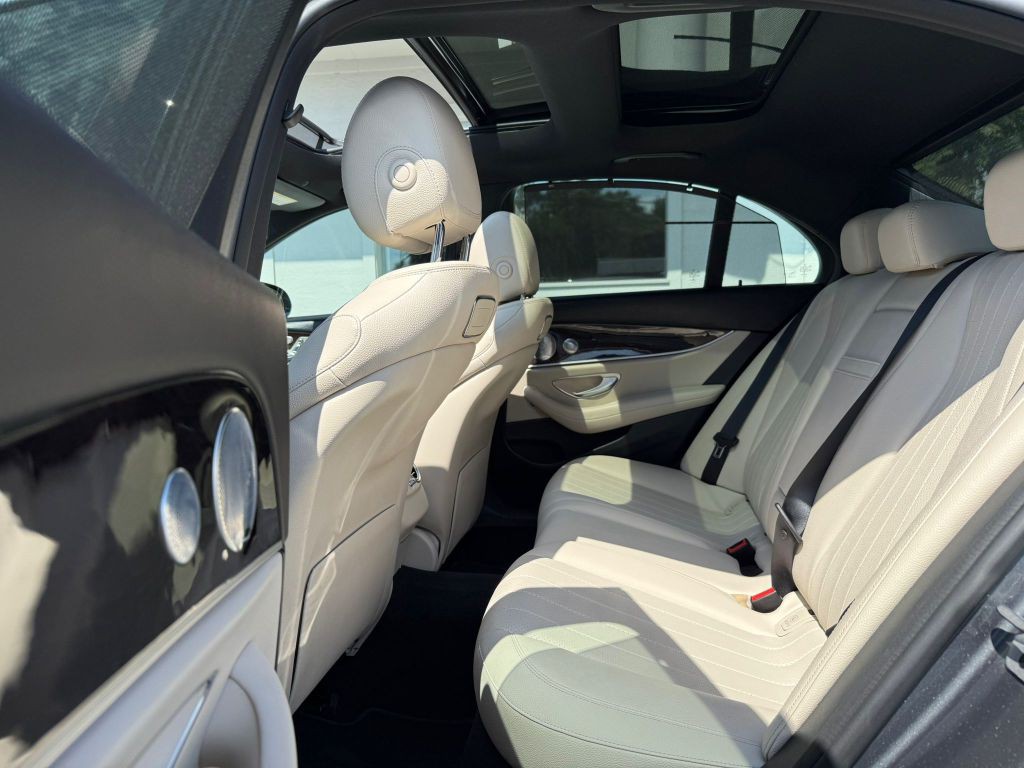 2019 Mercedes-Benz E-Class Image 17