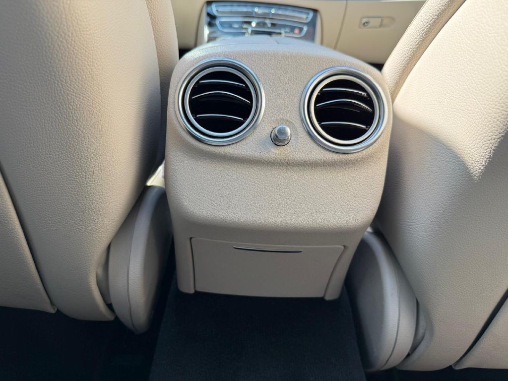 2019 Mercedes-Benz E-Class Image 40