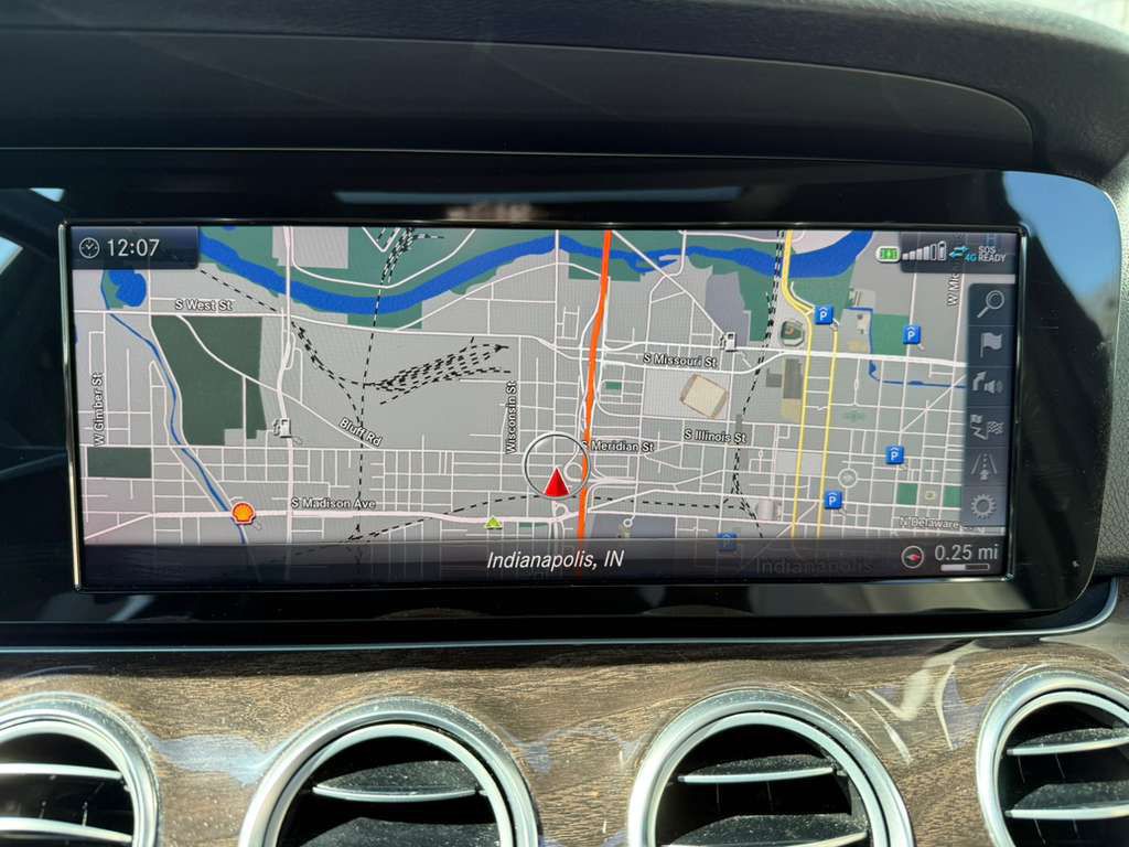 2019 Mercedes-Benz E-Class Image 27