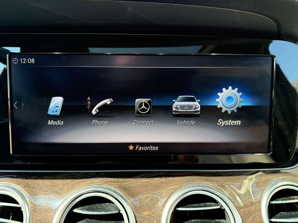 2019 Mercedes-Benz E-Class Image 29