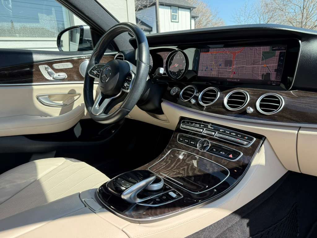 2019 Mercedes-Benz E-Class Image 30