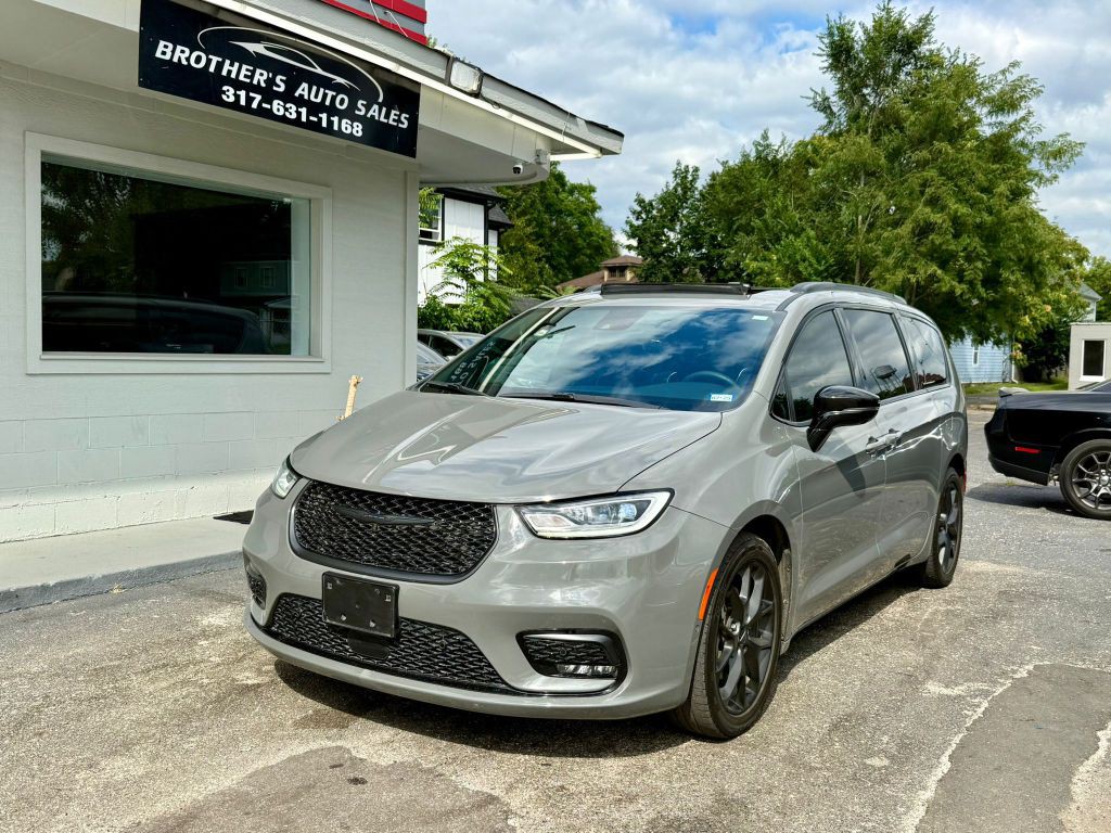 2023 Chrysler Pacifica Image 1