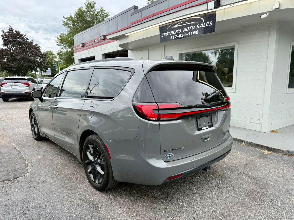 2023 Chrysler Pacifica Image 8