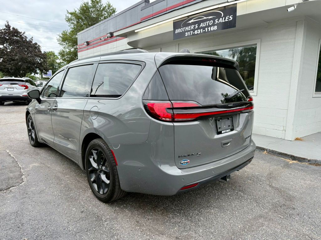 2023 Chrysler Pacifica Image 10