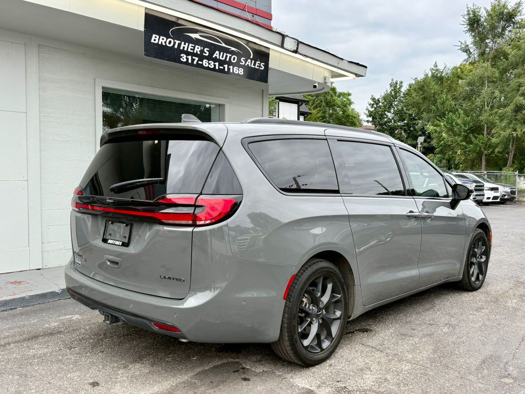2023 Chrysler Pacifica Image 12