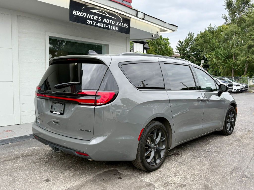 2023 Chrysler Pacifica Image 13