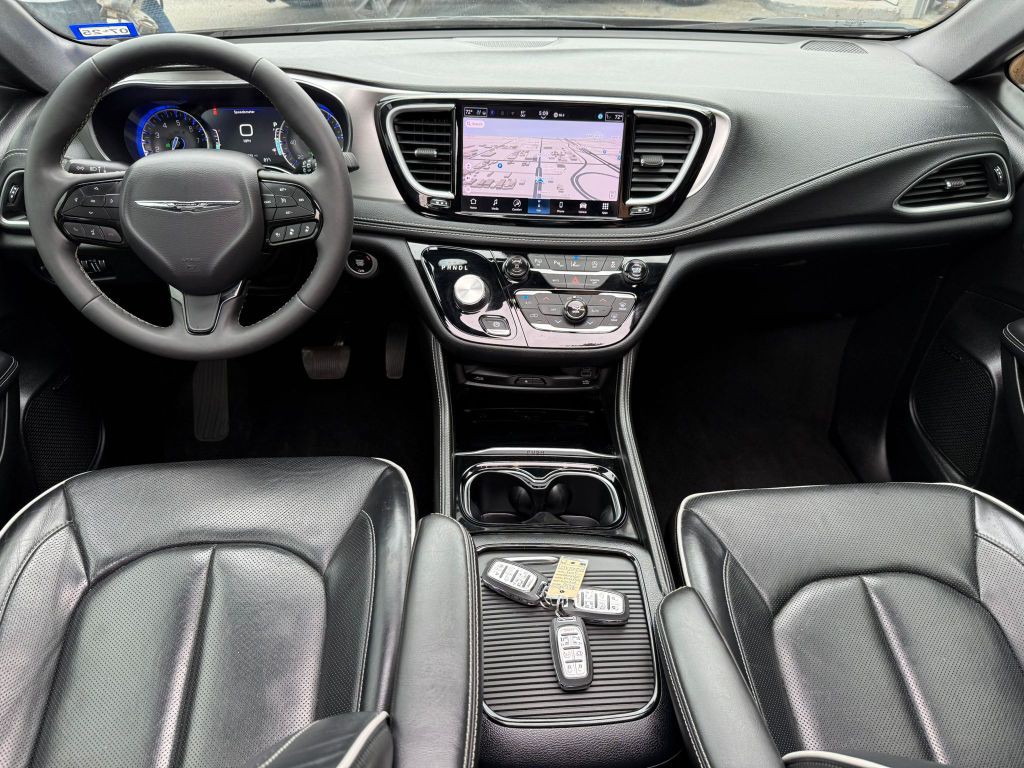 2023 Chrysler Pacifica Image 15