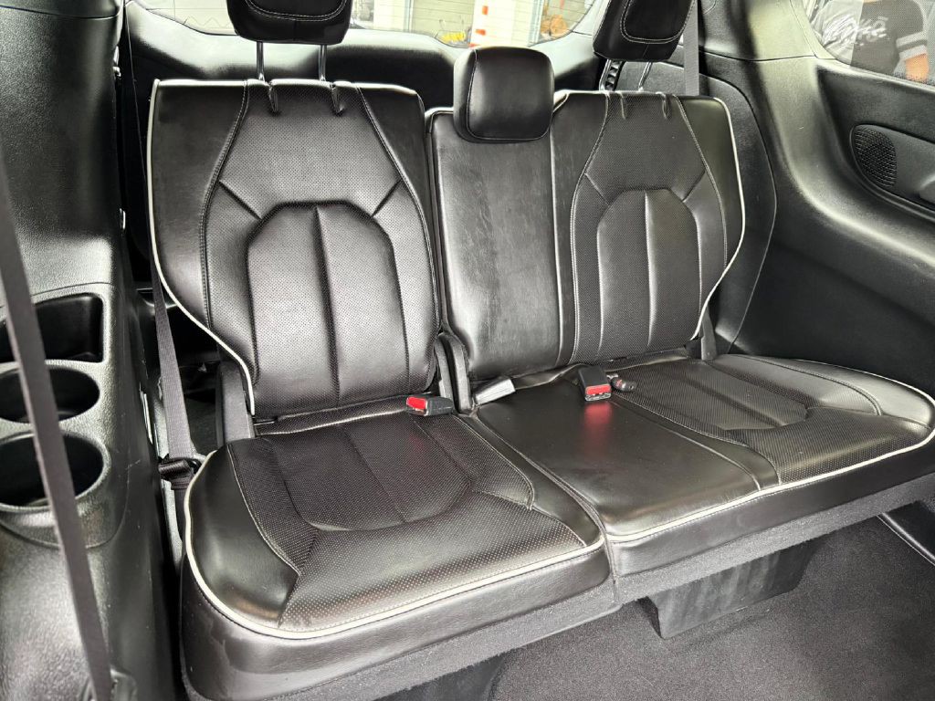 2023 Chrysler Pacifica Image 23
