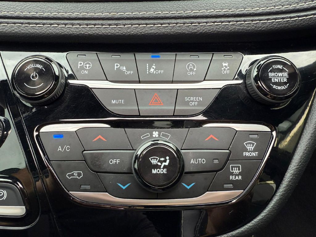 2023 Chrysler Pacifica Image 33