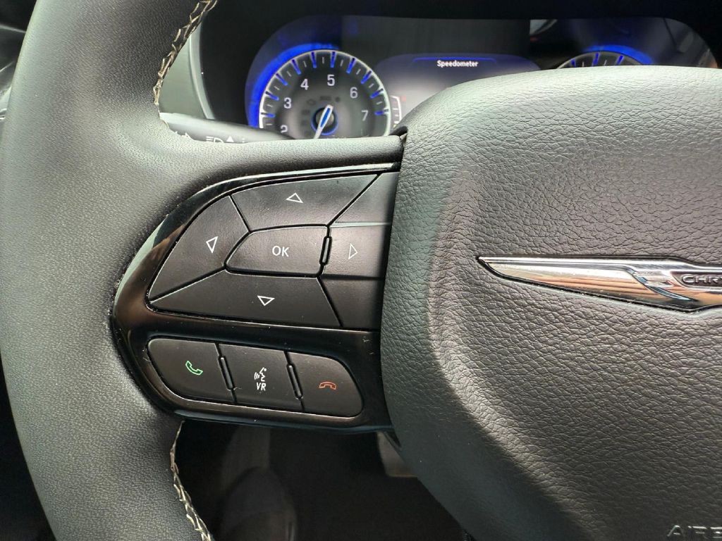2023 Chrysler Pacifica Image 39