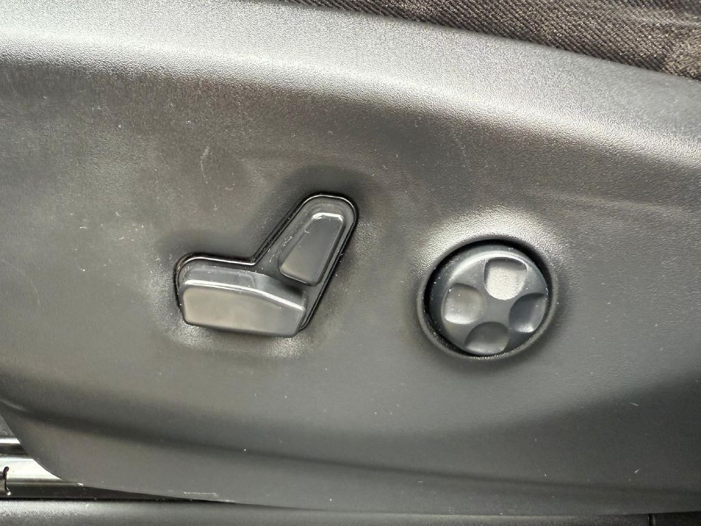 2023 Chrysler Pacifica Image 44