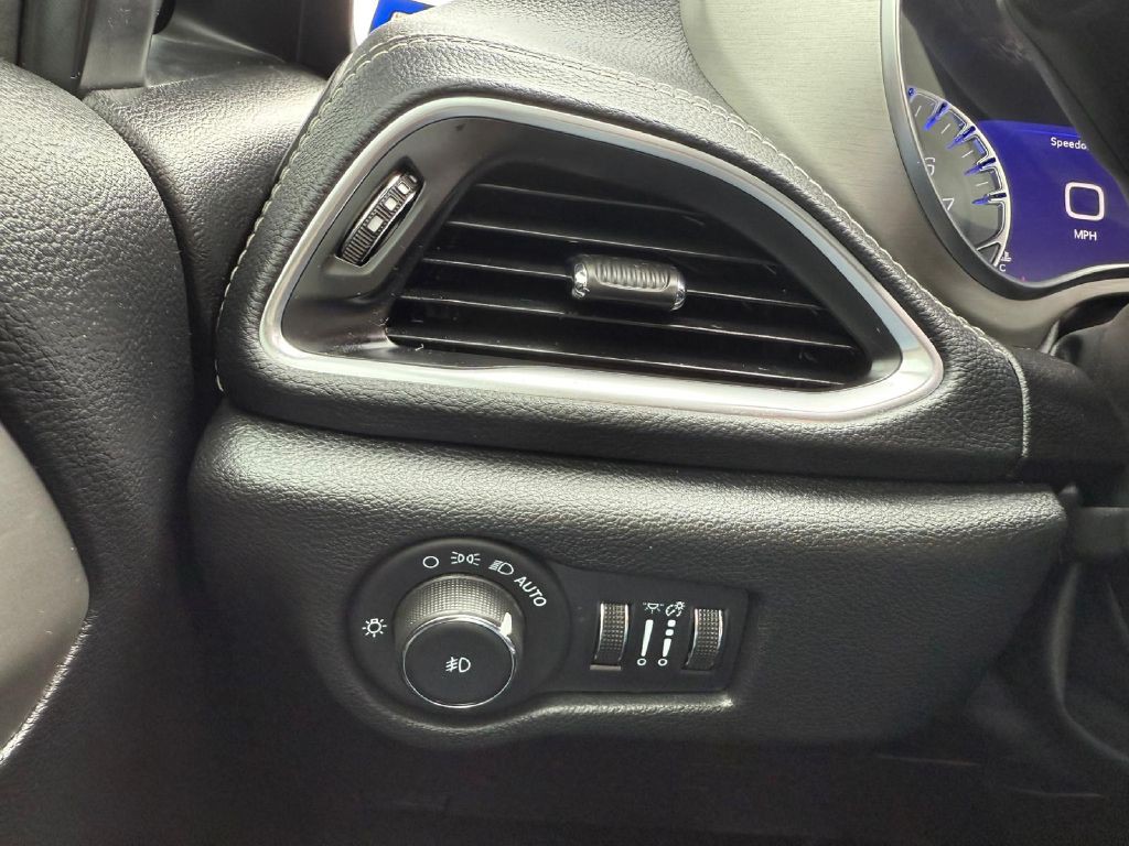 2023 Chrysler Pacifica Image 46