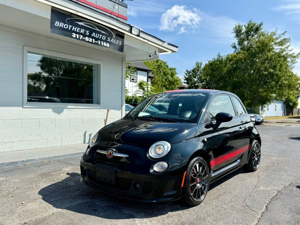 2015 FIAT 500 Image 1