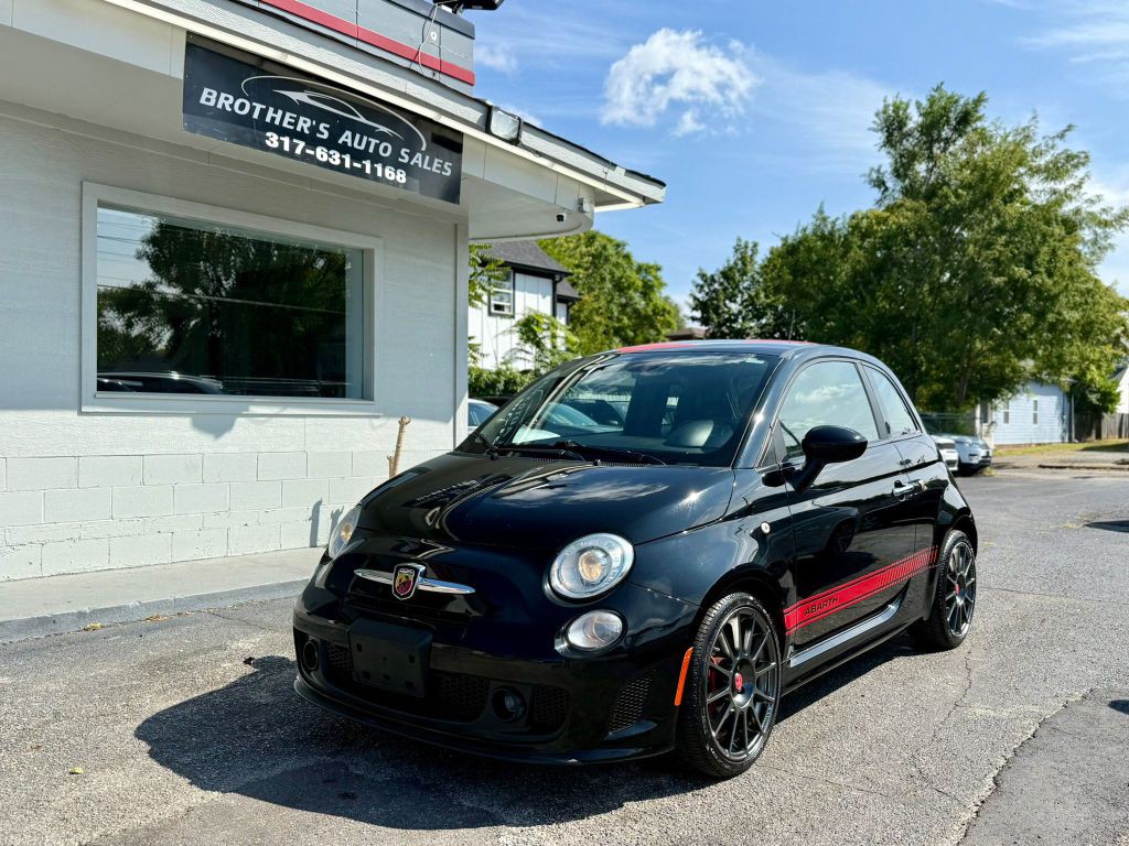 2015 FIAT 500 Image 2