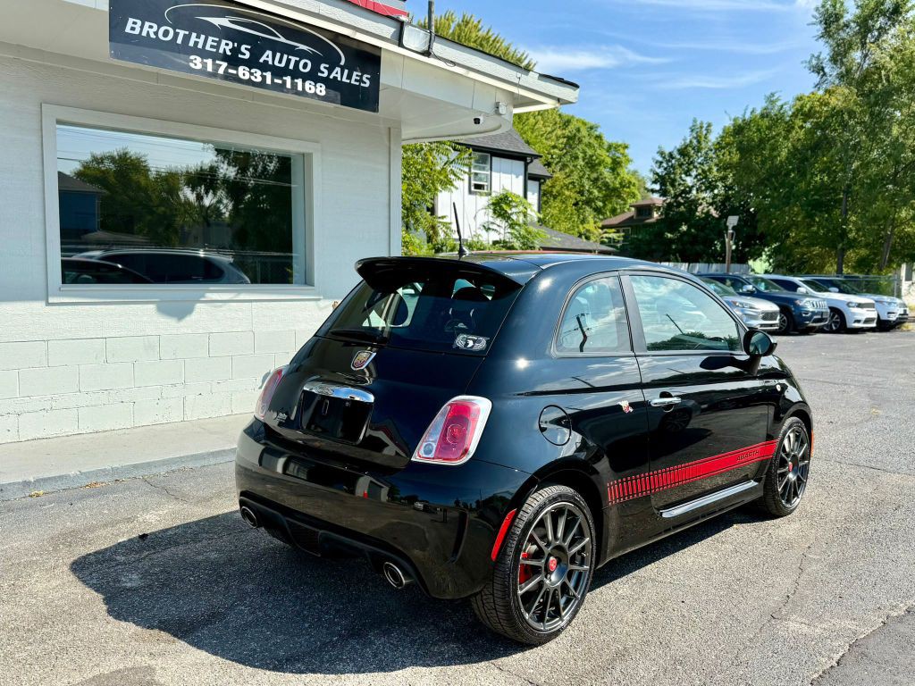 2015 FIAT 500 Image 10