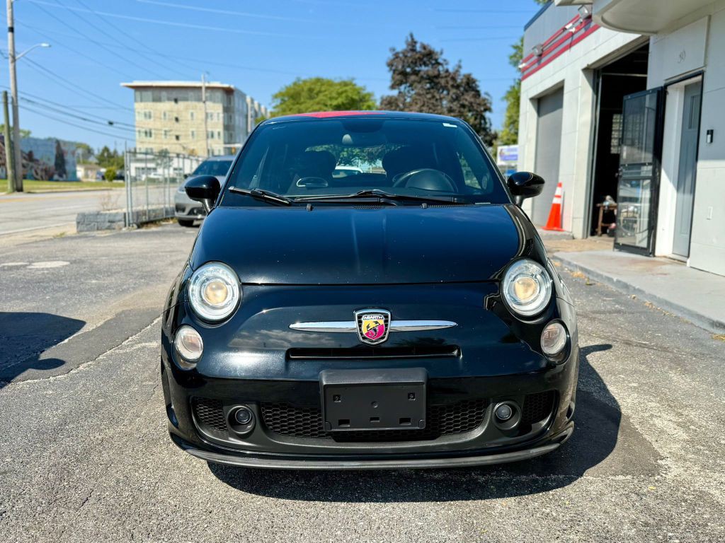 2015 FIAT 500 Image 11