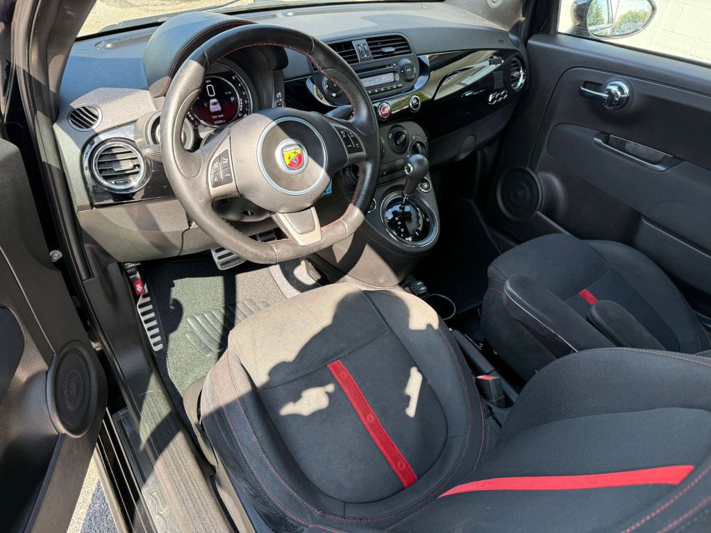 2015 FIAT 500 Image 14