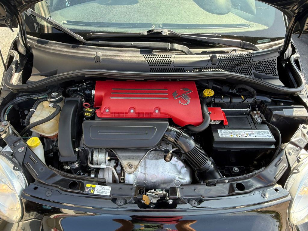 2015 FIAT 500 Image 27