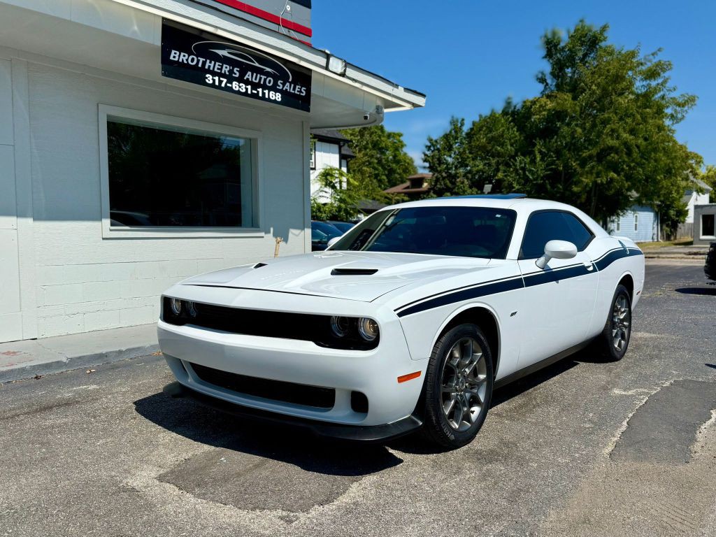 2017 Dodge Challenger Image 1