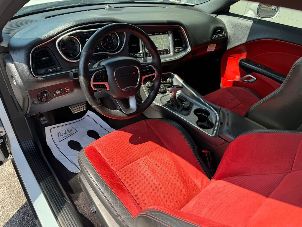 2017 Dodge Challenger Image 17